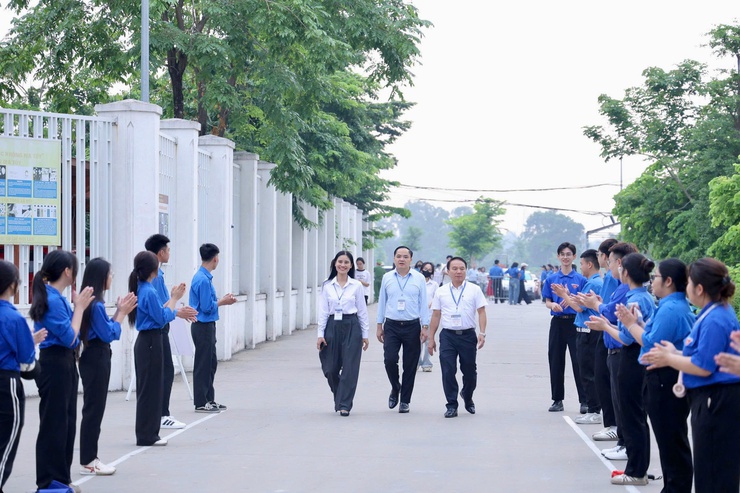 1.704 thí sinh tham dự kỳ thi tốt nghiệp THPT năm 2026 tại 3 điểm thi trên địa bàn xã Thiên Lộc- Ảnh 1.