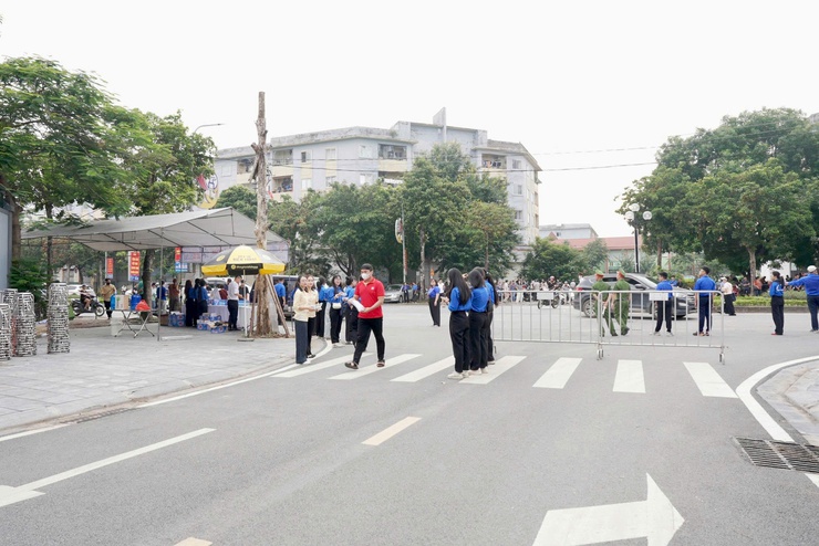 1.704 thí sinh tham dự kỳ thi tốt nghiệp THPT năm 2026 tại 3 điểm thi trên địa bàn xã Thiên Lộc- Ảnh 6.