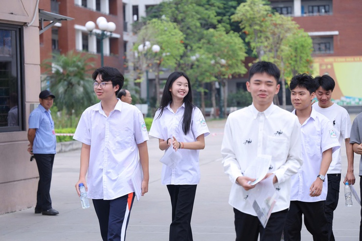 1.704 thí sinh tham dự kỳ thi tốt nghiệp THPT năm 2026 tại 3 điểm thi trên địa bàn xã Thiên Lộc- Ảnh 19.