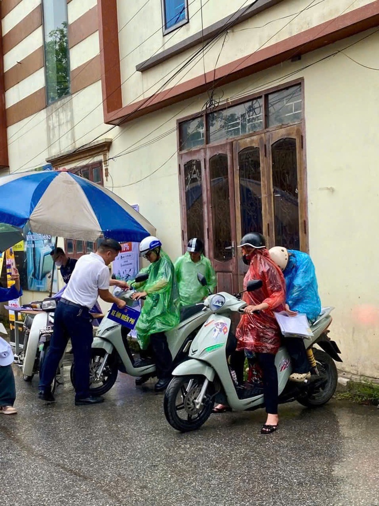 Phú Xuyên: hơn 1.100 thí sinh tự tin bước vào môn thi đầu tiên kỳ thi tốt nghiệp THPT năm 2026- Ảnh 9.