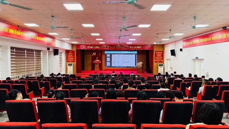 Phường Xuân Phương tổ chức hội nghị đào tạo, hướng dẫn sử dụng Hệ thống quản trị thực thi nhiệm vụ và đánh giá cán bộ gắn với đo lường hiệu suất công việc (OKR/KPI)- Ảnh 3.