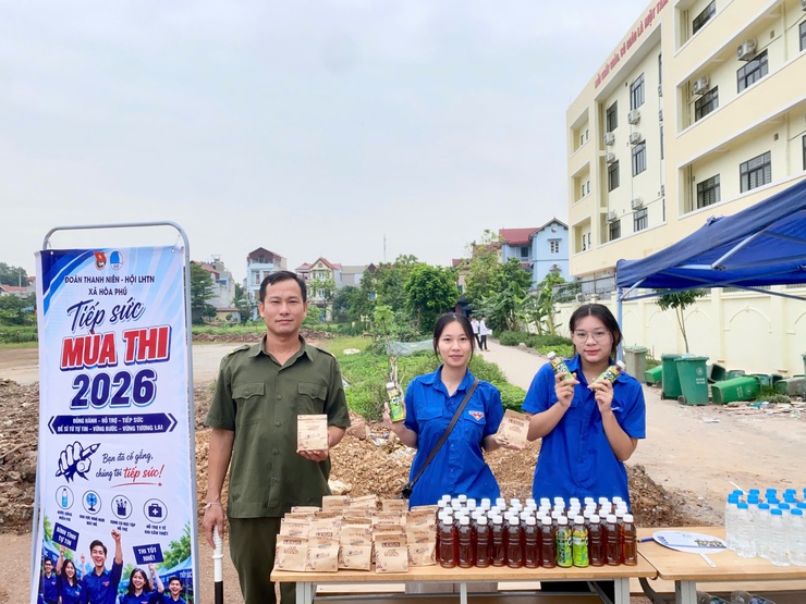CÔNG AN XÃ HÒA PHÚ ĐẢM BẢO AN TOÀN GIAO THÔNG TẠI ĐIỂM THI TRƯỜNG THPT CHƯƠNG MỸ B- Ảnh 3.