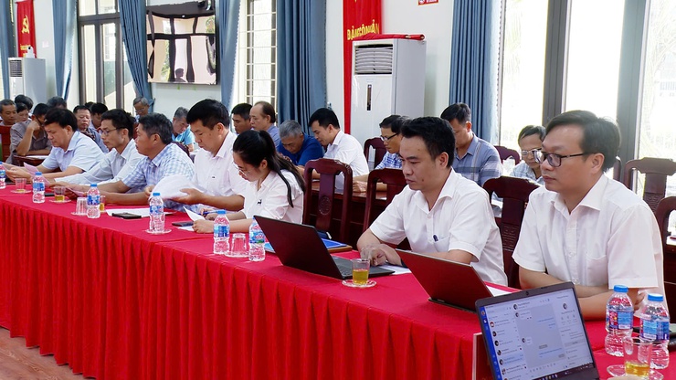 ỨNG HOÀ TRIỂN KHAI ĐỀ ÁN, KẾ HOẠCH SẮP XẾP THÔN VÀ HƯỚNG DẪN LẤY PHIẾU Ý KIẾN NHÂN DÂN TRÊN ĐỊA BÀN XÃ.- Ảnh 2.
