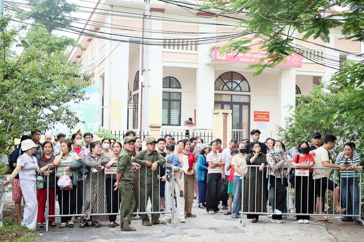 Khép lại ngày thi thứ nhất của Kỳ thi tốt nghiệp THPT năm 2026- Ảnh 7.