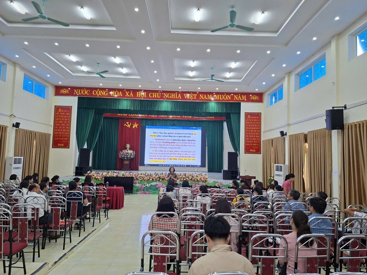 TRUNG GIÃ TẬP HUẤN CHÍNH SÁCH MỚI VỀ NGÂN SÁCH, TÀI SẢN VÀ TỰ CHỦ TÀI CHÍNH- Ảnh 2.