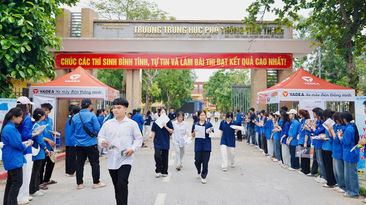 KỲ THI TỐT NGHIỆP THPT NĂM 2026 TRÊN ĐỊA BÀN XÃ YÊN LÃNG DIỄN RA AN TOÀN, NGHIÊM TÚC- Ảnh 1.