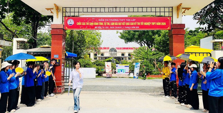 Kỳ thi tốt nghiệp THPT năm 2026 tại xã Ô Diên diễn ra an toàn, nghiêm túc, đúng quy chế- Ảnh 1.