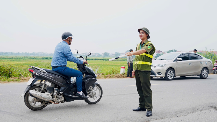 KỲ THI TỐT NGHIỆP THPT NĂM 2026 TRÊN ĐỊA BÀN XÃ YÊN LÃNG DIỄN RA AN TOÀN, NGHIÊM TÚC- Ảnh 12.