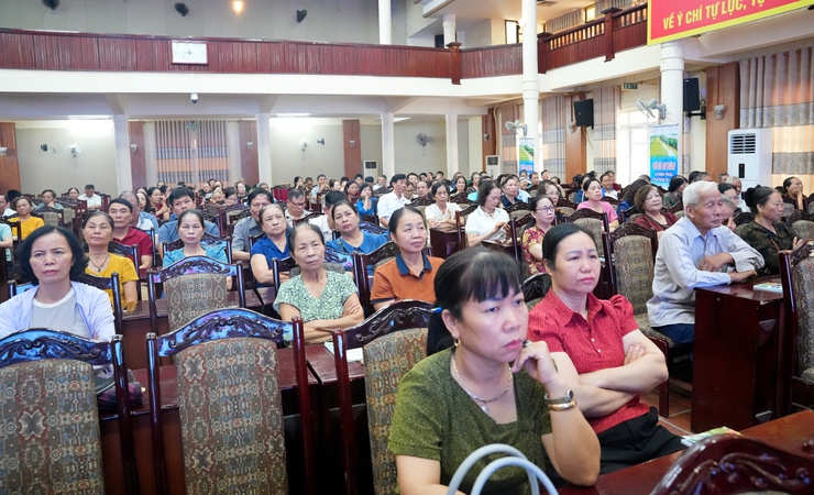 PHƯỜNG SƠN TÂY TỔ CHỨC HỘI NGHỊ TẬP HUẤN NÂNG CAO NHẬN THỨC CỘNG ĐỒNG VỀ PHÒNG, CHỐNG THIÊN TAI- Ảnh 2.