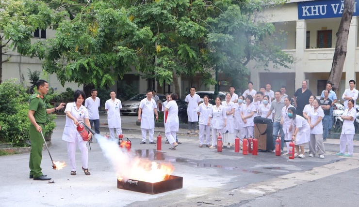 Nâng cao năng lực xử lý cháy, nổ tại cơ sở y tế- Ảnh 3.