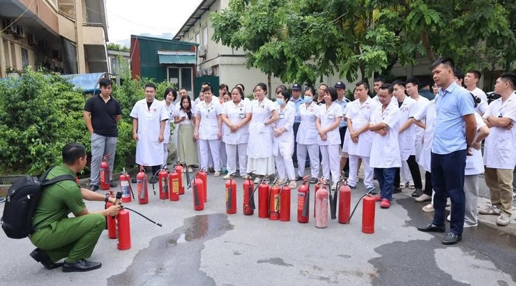 Nâng cao năng lực xử lý cháy, nổ tại cơ sở y tế- Ảnh 2.