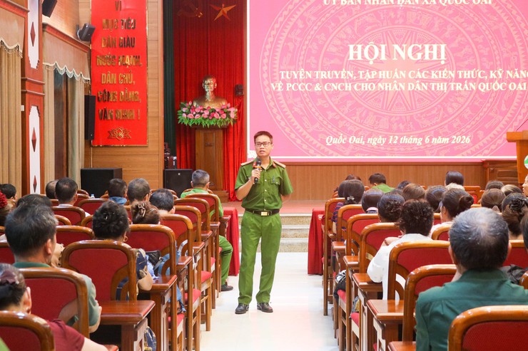 Quốc Oai tập huấn, huấn luyện nghiệp vụ PCCC và CNCH cho Nhân dân trên địa bàn các thôn: Phủ Quốc, Hoa Vôi, Đình Tổ, Du Nghệ và Ngô Sài- Ảnh 4.