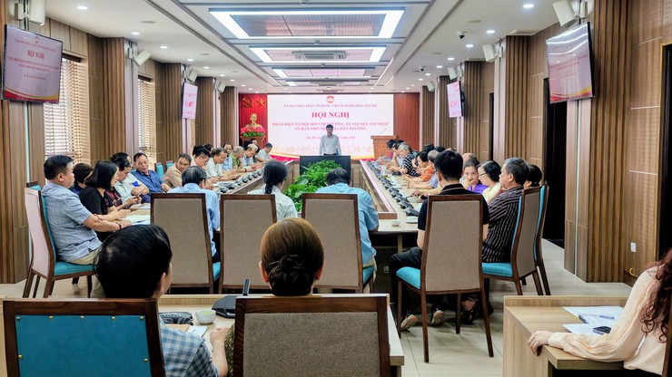 Phường Tây Hồ tổ chức hội nghị phản biện xã hội đối với phương án sắp xếp, sáp nhập các TDP trên địa bàn phường- Ảnh 6.