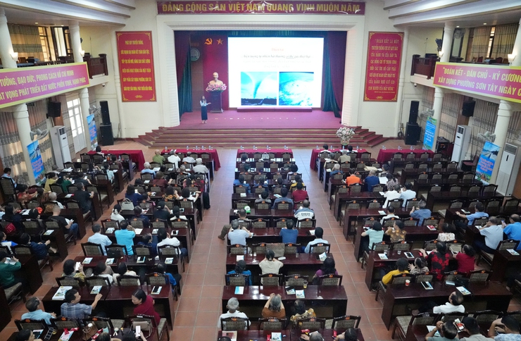 PHƯỜNG SƠN TÂY TỔ CHỨC HỘI NGHỊ TẬP HUẤN NÂNG CAO NHẬN THỨC CỘNG ĐỒNG VỀ PHÒNG, CHỐNG THIÊN TAI- Ảnh 5.