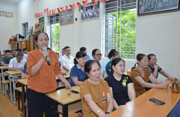 Đại biểu HĐND phường Tùng Thiện hoàn thành công tác tiếp xúc cử tri trước kỳ họp thứ 2 - Ảnh 7.