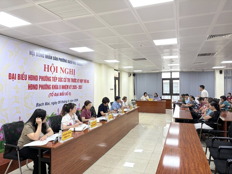 Tổ đại biểu HĐND phường Bạch Mai số 5 lắng nghe ý kiến cử tri trước Kỳ họp thứ Hai khóa II- Ảnh 6.