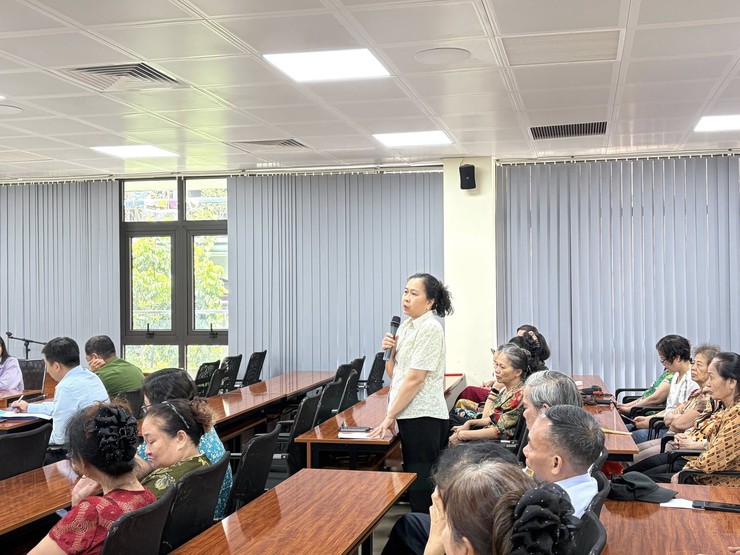Tổ đại biểu HĐND phường Bạch Mai số 5 lắng nghe ý kiến cử tri trước Kỳ họp thứ Hai khóa II- Ảnh 10.
