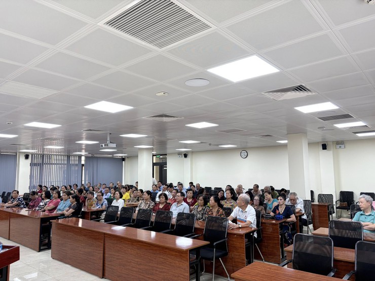 Tổ đại biểu HĐND phường Bạch Mai số 5 lắng nghe ý kiến cử tri trước Kỳ họp thứ Hai khóa II- Ảnh 5.