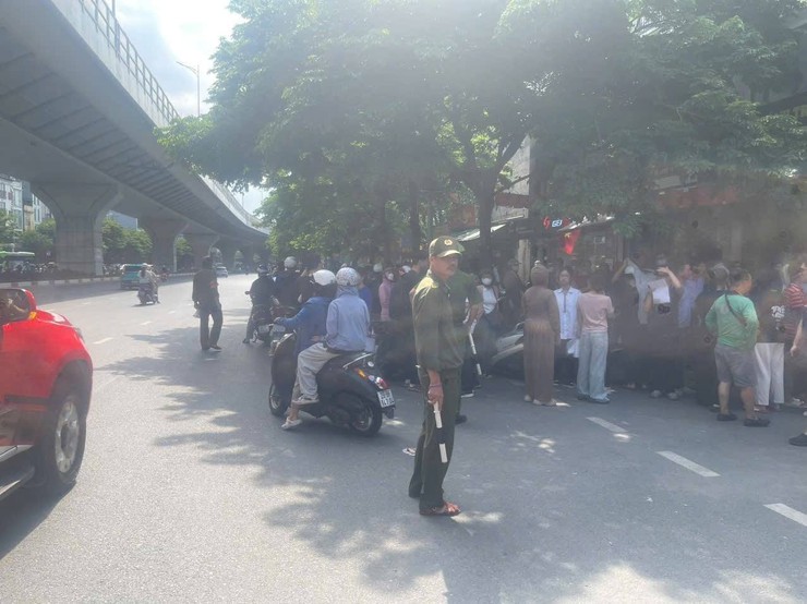 CÔNG AN PHƯỜNG BẠCH MAI CHỦ ĐỘNG BẢO ĐẢM AN NINH, AN TOÀN KỲ THI TỐT NGHIỆP THPT NĂM 2026- Ảnh 4.