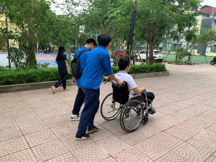 PHƯỜNG BẠCH MAI: MÀU ÁO XANH ĐỒNG HÀNH CÙNG SĨ TỬ- Ảnh 1.