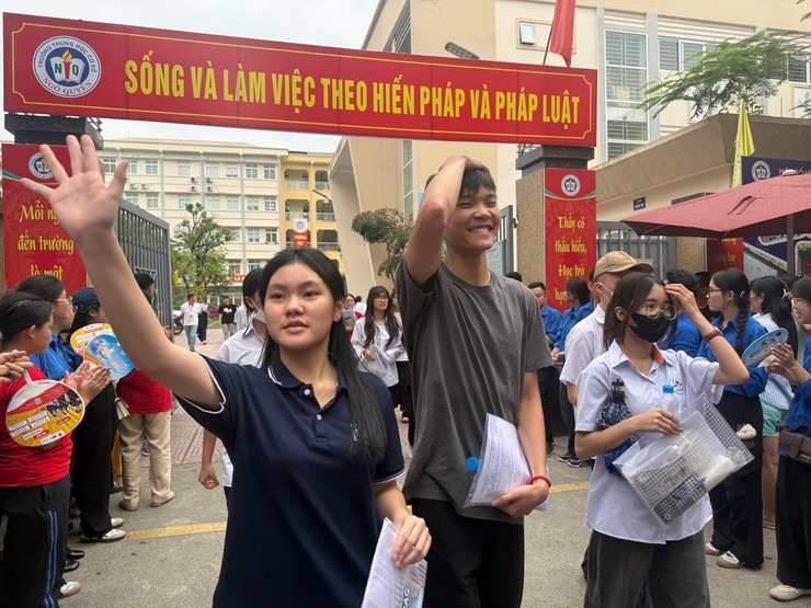 PHƯỜNG BẠCH MAI: MÀU ÁO XANH ĐỒNG HÀNH CÙNG SĨ TỬ- Ảnh 4.