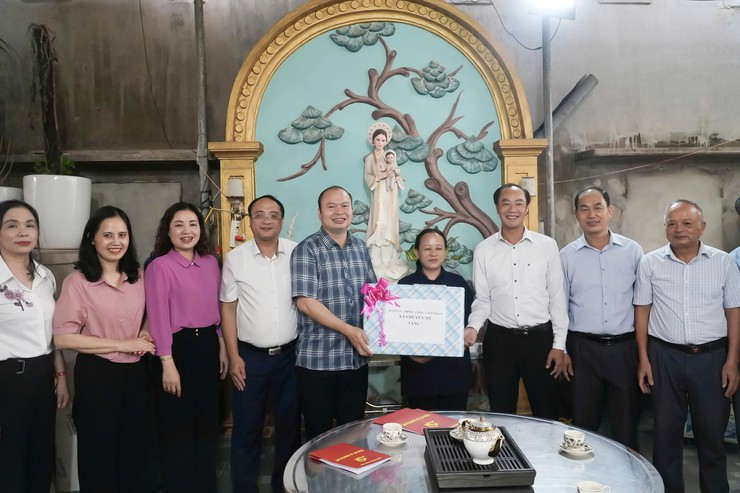Trao Giấy chứng nhận đăng ký hoạt động trợ giúp xã hội cho Mái ấm La Vang, thôn Thượng - xã Chuyên Mỹ- Ảnh 2.