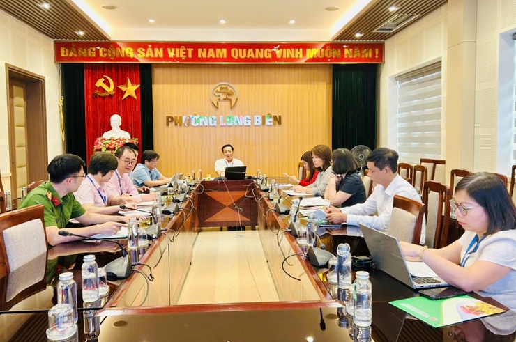 Phiên họp thường kỳ của Ban đại diện Hội đồng quản trị Ngân hàng Chính sách xã hội phường Long Biên- Ảnh 1.