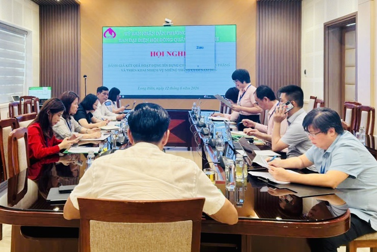 Phiên họp thường kỳ của Ban đại diện Hội đồng quản trị Ngân hàng Chính sách xã hội phường Long Biên- Ảnh 2.