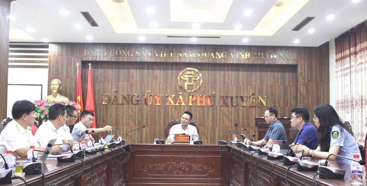 Xã Phú Xuyên họp bàn giải pháp thu ngân sách trên địa bàn xã.- Ảnh 1.