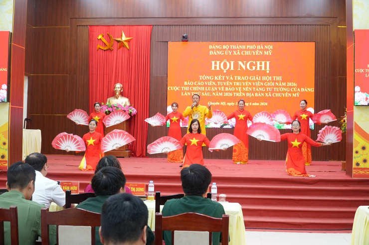 Chuyên Mỹ trao giải Hội thi Báo cáo viên, Tuyên truyền viên giỏi và Cuộc thi chính luận năm 2026- Ảnh 3.