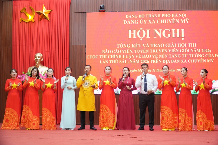 Chuyên Mỹ trao giải Hội thi Báo cáo viên, Tuyên truyền viên giỏi và Cuộc thi chính luận năm 2026- Ảnh 4.