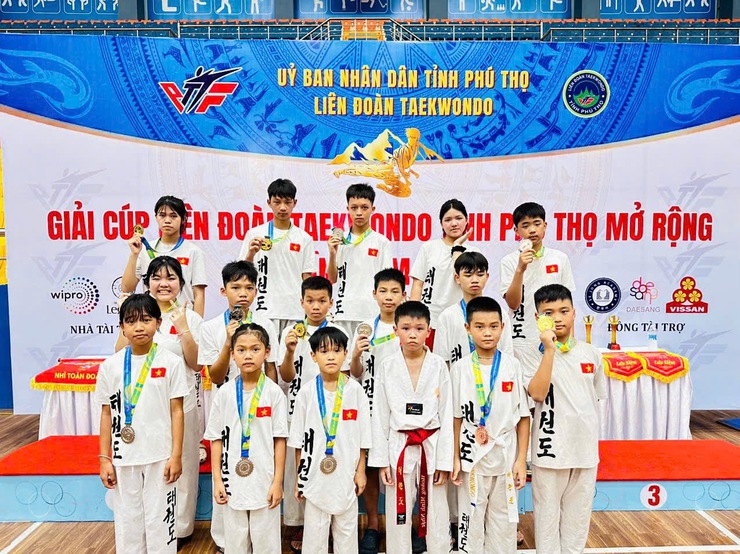 Huấn luyện viên Vũ Anh Tuấn – Người truyền lửa đam mê Taekwondo cho trẻ em nghèo Phúc Lộc- Ảnh 5.
