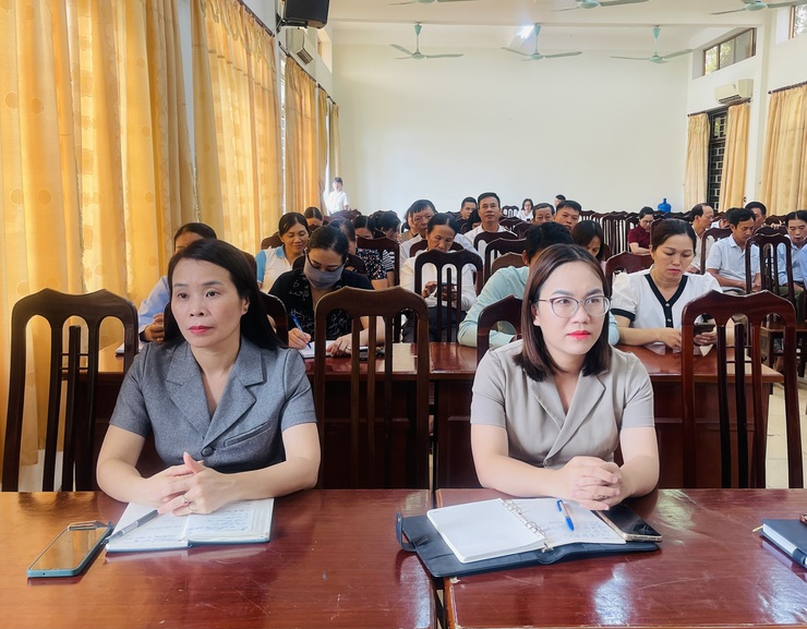 Hội nghị sơ kết công tác mặt trận 6 tháng đầu năm, phương hướng nhiệm vụ 6 tháng cuối năm 2026; triển khai nhiệm vụ sắp xếp, sáp nhập các Thôn trên địa bàn xã Phúc Lộc- Ảnh 3.