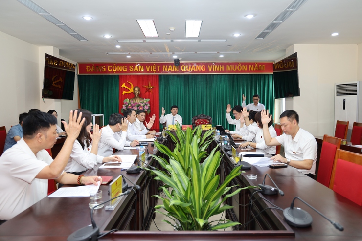 HĐND phường Yên Sở chức kỳ họp thứ Tư, tiến hành xem xét, thông qua Nghị quyết về việc xác nhận kết quả bầu chức danh Phó Chủ tịch UBND phường Yên Sở khóa II, nhiệm kỳ 2026-2031.- Ảnh 2.
