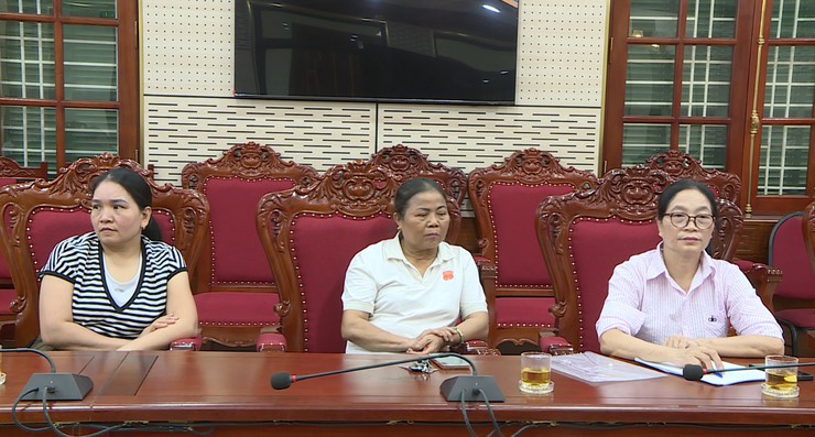 HỘI LIÊN HIỆP PHỤ NỮ XÃ PHÚC THỌ PHỐI HỢP VỚI PHÒNG KINH TẾ XÃ TUYÊN TRUYỀN, PHỔ BIẾN CÁC QUY ĐỊNH, CHẾ TÀI XỬ LÝ VI PHẠM VỀ AN TOÀN THỰC PHẨM- Ảnh 4.