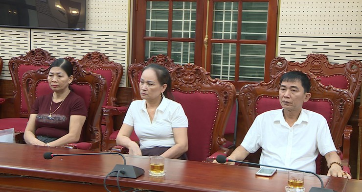 HỘI LIÊN HIỆP PHỤ NỮ XÃ PHÚC THỌ PHỐI HỢP VỚI PHÒNG KINH TẾ XÃ TUYÊN TRUYỀN, PHỔ BIẾN CÁC QUY ĐỊNH, CHẾ TÀI XỬ LÝ VI PHẠM VỀ AN TOÀN THỰC PHẨM- Ảnh 3.