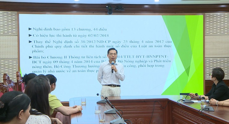 HỘI LIÊN HIỆP PHỤ NỮ XÃ PHÚC THỌ PHỐI HỢP VỚI PHÒNG KINH TẾ XÃ TUYÊN TRUYỀN, PHỔ BIẾN CÁC QUY ĐỊNH, CHẾ TÀI XỬ LÝ VI PHẠM VỀ AN TOÀN THỰC PHẨM- Ảnh 1.