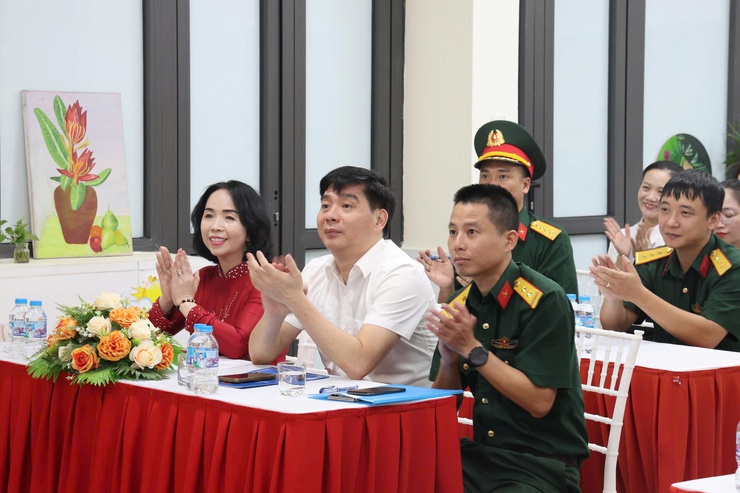 Ban Chỉ huy Quân sự xã Vĩnh Thanh kết nghĩa với Trường Mầm non Hải Bối A: Gắn kết quân - dân, chung tay chăm lo thế hệ trẻ- Ảnh 2.