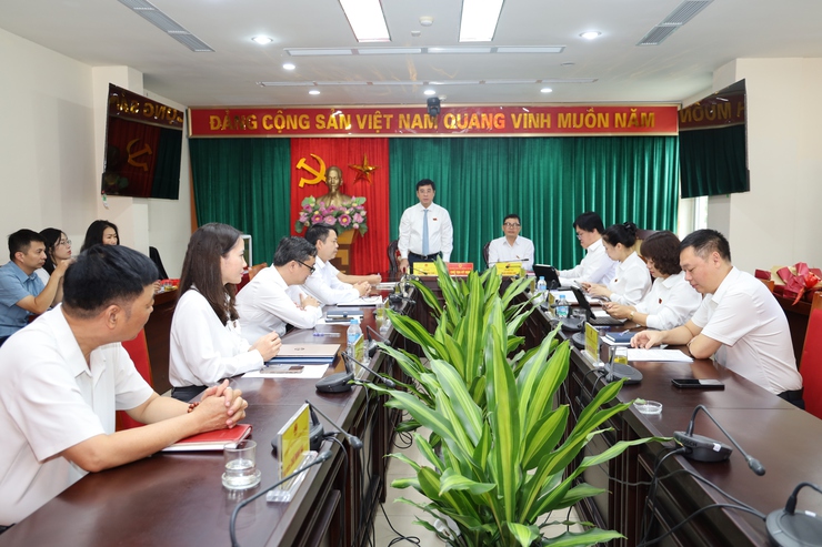 HĐND phường Yên Sở chức kỳ họp thứ Tư, tiến hành xem xét, thông qua Nghị quyết về việc xác nhận kết quả bầu chức danh Phó Chủ tịch UBND phường Yên Sở khóa II, nhiệm kỳ 2026-2031.- Ảnh 4.