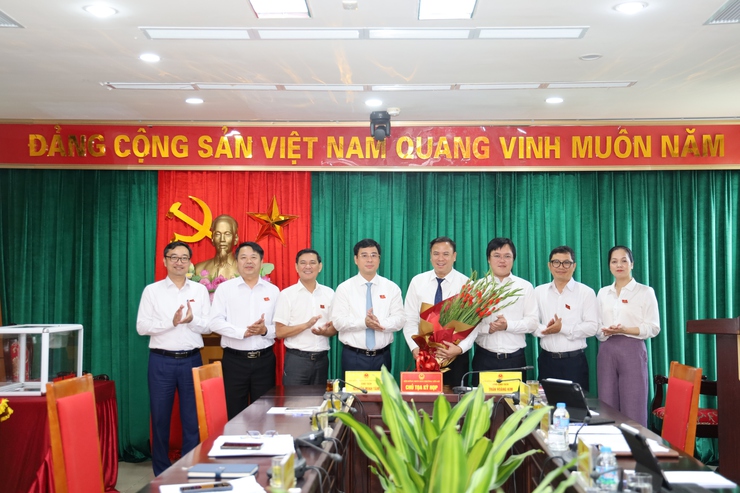 HĐND phường Yên Sở chức kỳ họp thứ Tư, tiến hành xem xét, thông qua Nghị quyết về việc xác nhận kết quả bầu chức danh Phó Chủ tịch UBND phường Yên Sở khóa II, nhiệm kỳ 2026-2031.- Ảnh 3.