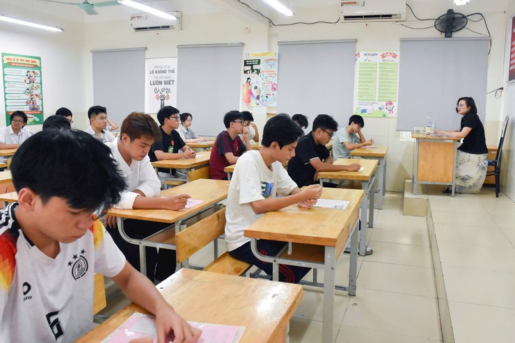 Hơn 129.000 thí sinh Hà Nội hoàn thành kỳ thi tốt nghiệp Trung học phổ thông năm 2026

- Ảnh 1.