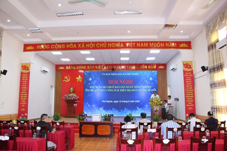 UBND xã Phú Nghĩa tổ chức phiên đấu giá cho thuê đất sản xuất nông nghiệp tại thôn Chi Nê- Ảnh 1.