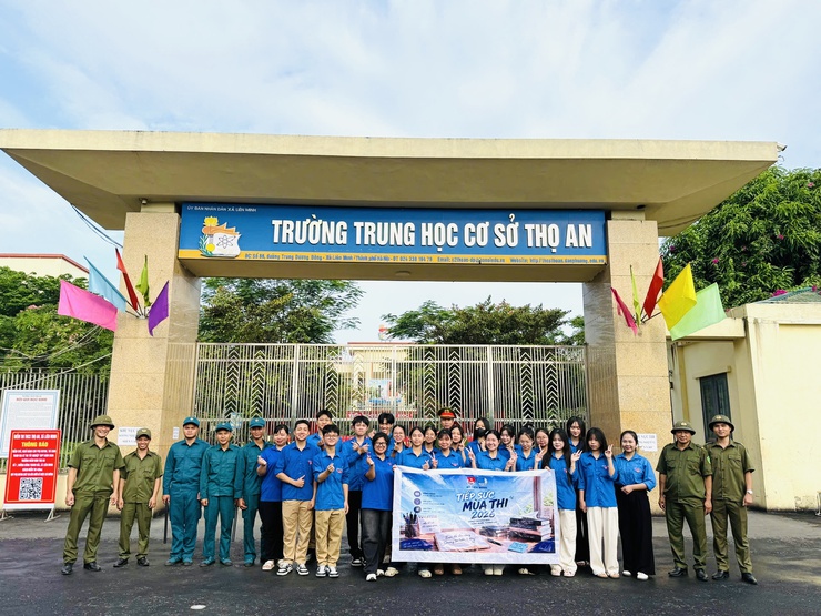 Công an xã Liên Minh: Bảo đảm an toàn giao thông trong Kỳ thi tốt nghiệp THPT 2026- Ảnh 3.