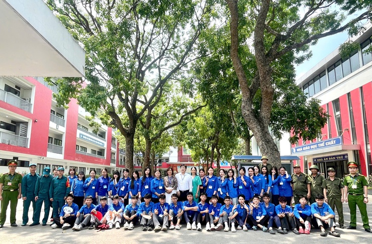 Phát huy vai trò xung kích, tình nguyện của tuổi trẻ Long Biên trong công tác tiếp sức mùa thi 2026- Ảnh 1.
