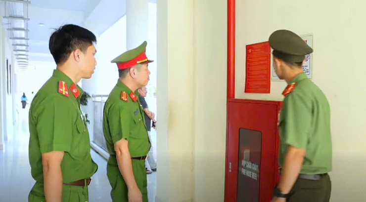 Công an xã Phú Nghĩa bảo đảm an ninh, an toàn cho Kỳ thi tốt nghiệp THPT năm 2026- Ảnh 6.