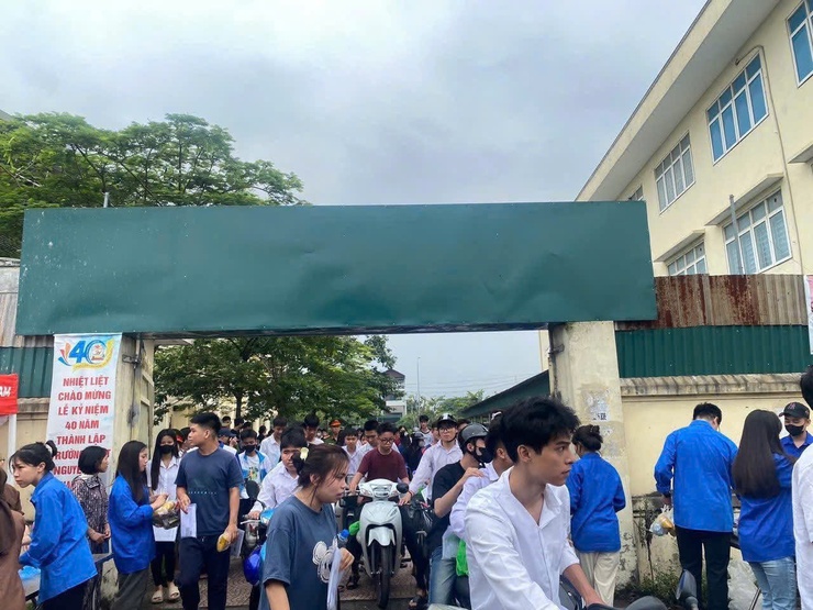KỲ THI TỐT NGHIỆP THPT NĂM 2026 TẠI XÃ DÂN HÒA: AN TOÀN, NGHIÊM TÚC VÀ THÀNH CÔNG RỰC RỠ- Ảnh 6.
