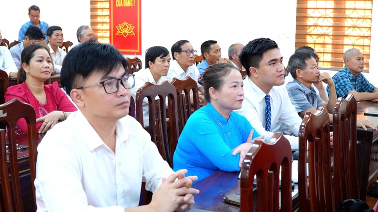 DÂN HÒA: MỘT NĂM VẬN HÀNH CHÍNH QUYỀN HAI CẤP - NHỮNG KẾT QUẢ ẤN TƯỢNG VÀ KHÁT VỌNG PHÁT TRIỂN- Ảnh 4.