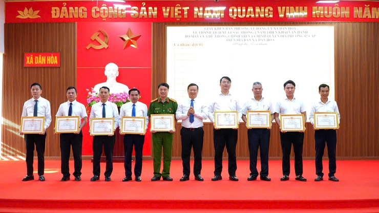 DÂN HÒA: MỘT NĂM VẬN HÀNH CHÍNH QUYỀN HAI CẤP - NHỮNG KẾT QUẢ ẤN TƯỢNG VÀ KHÁT VỌNG PHÁT TRIỂN- Ảnh 12.