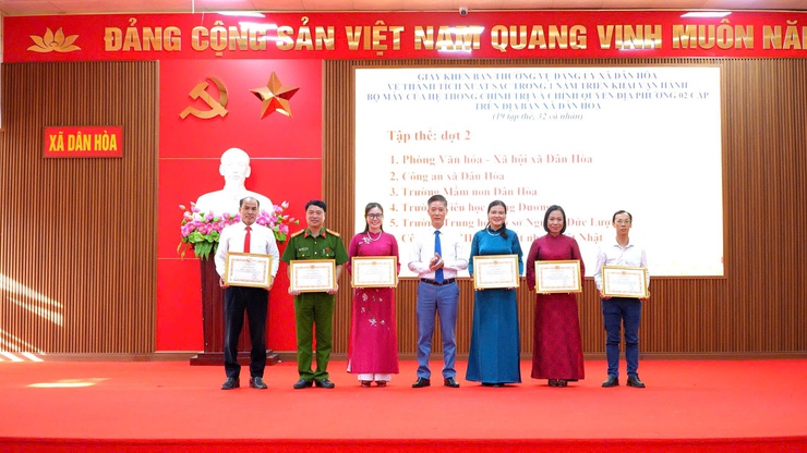 DÂN HÒA: MỘT NĂM VẬN HÀNH CHÍNH QUYỀN HAI CẤP - NHỮNG KẾT QUẢ ẤN TƯỢNG VÀ KHÁT VỌNG PHÁT TRIỂN- Ảnh 13.