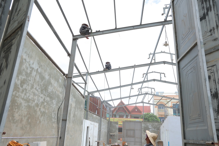Phú Nghĩa huy động tối đa nhân lực, máy móc khẩn trương phá dỡ công trình, đẩy nhanh tiến độ giải phóng mặt bằng Dự án cải tạo, nâng cấp Quốc lộ 6- Ảnh 7.